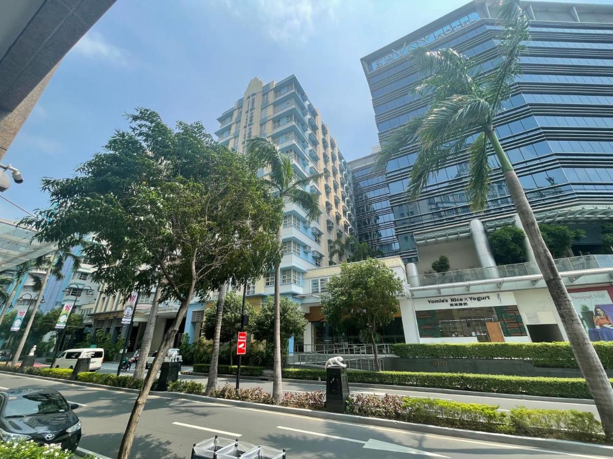 Apartment 4j North Wing - 150 Newport Boulevard, Near Terminal3 Airport