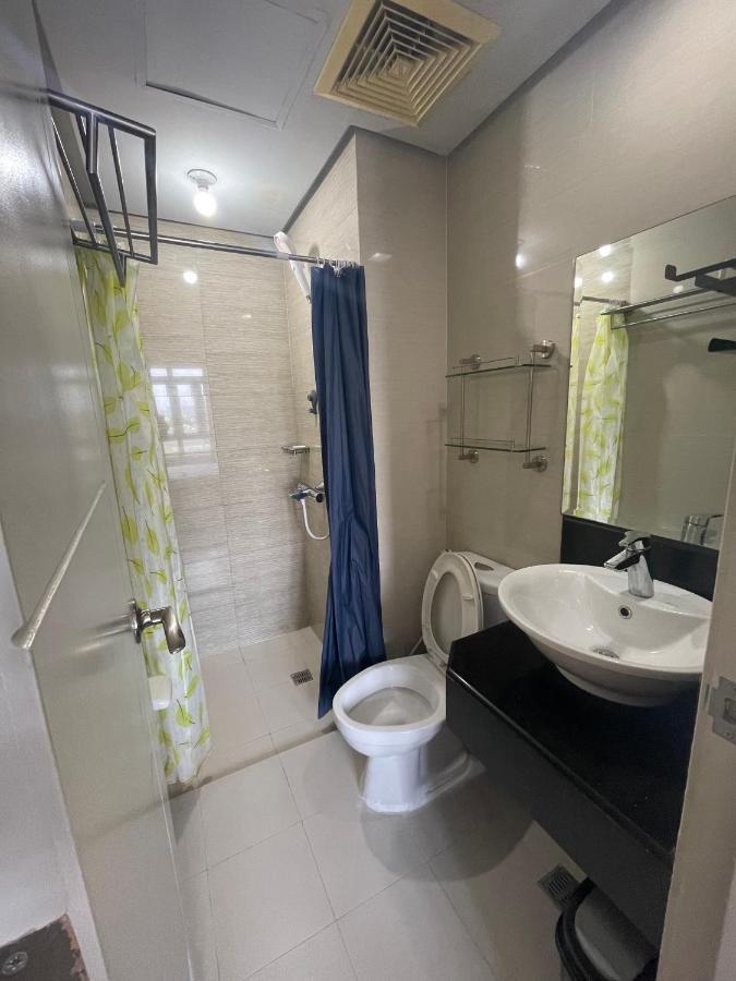 Apartment 4j North Wing - 150 Newport Boulevard, Near Terminal3 Airport